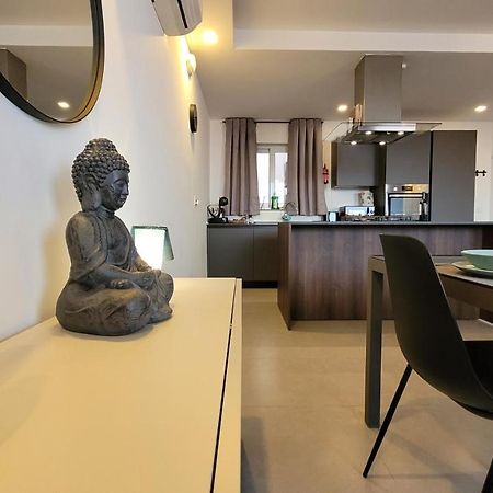 Stylish - Modern - Large Terrace - 2 Bed - 200 M From Sea - Fully Air Con Apartment เซนต์พอลส์เบย์ ภายนอก รูปภาพ
